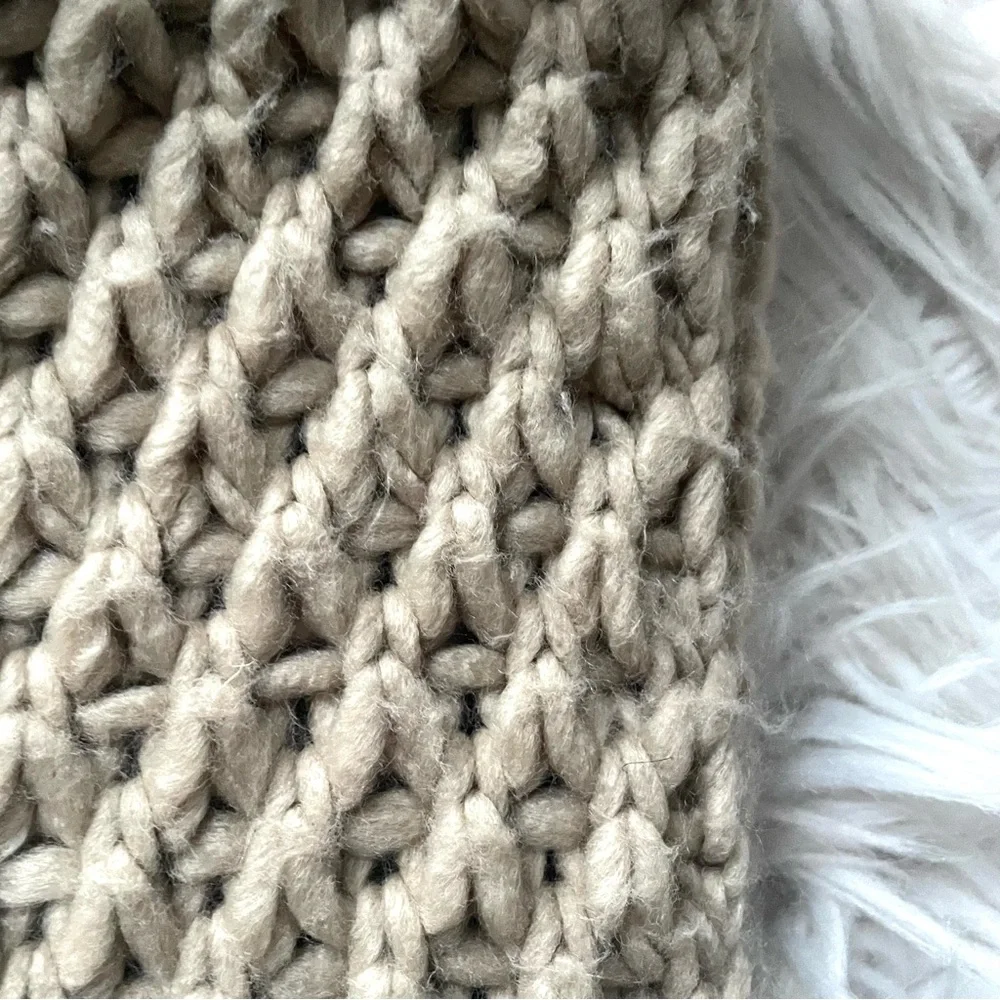 Old Navy Infinity Chunky Crochet Knitted Cowl Scarf beige camel tan